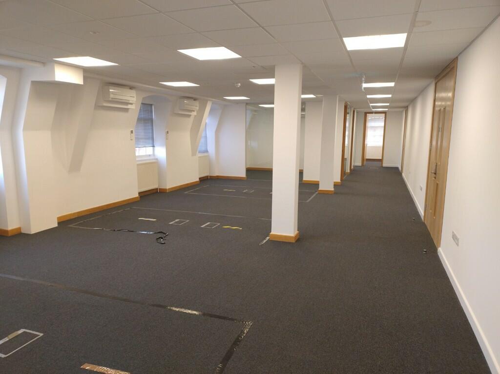 Additional property image - Gate House, Fretherne Road, Welwyn Garden City, Hertfordshire, AL8 6NS