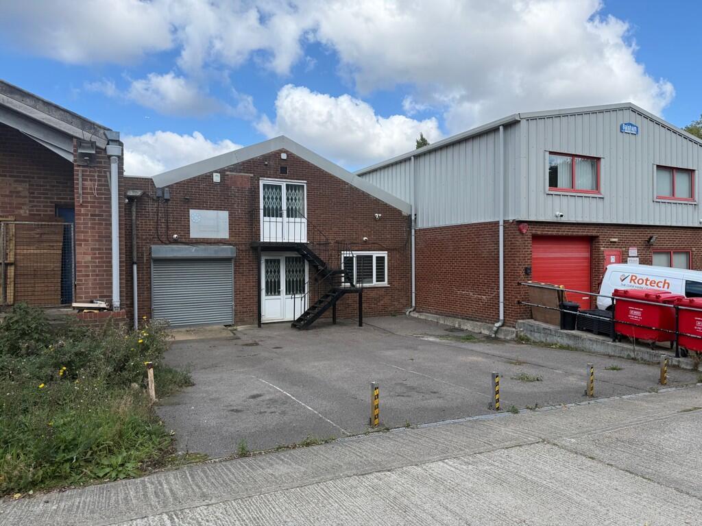 Main image of property: 2 Brownfields Court, Welwyn Garden City, Hertfordshire, AL7 1AJ