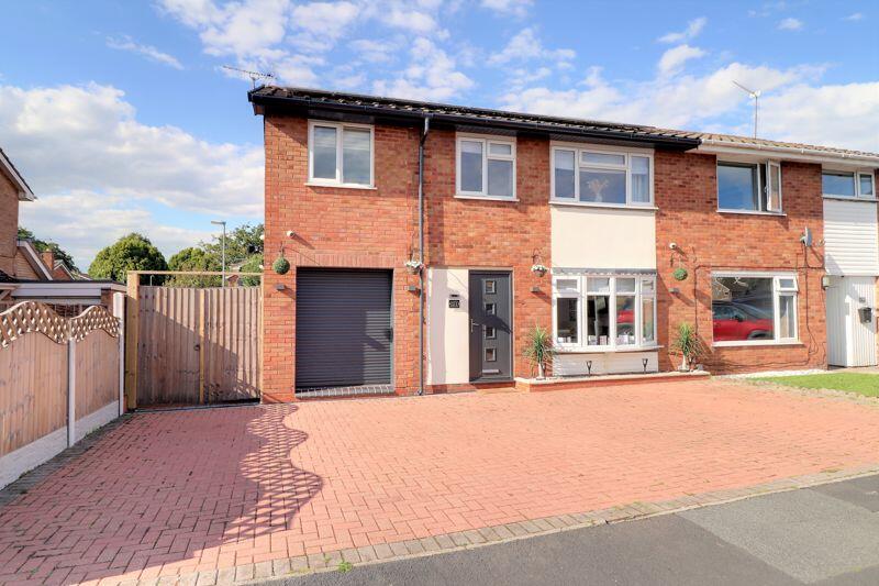4 bedroom semidetached house for sale in Firbeck Gardens, Wildwood
