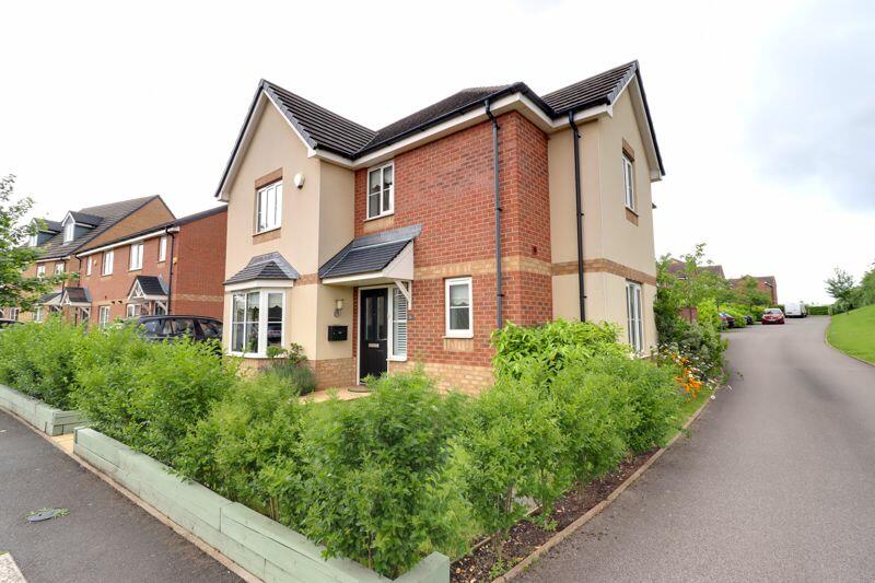 4 bedroom detached house for sale in Newbold Drive, Marston Grange