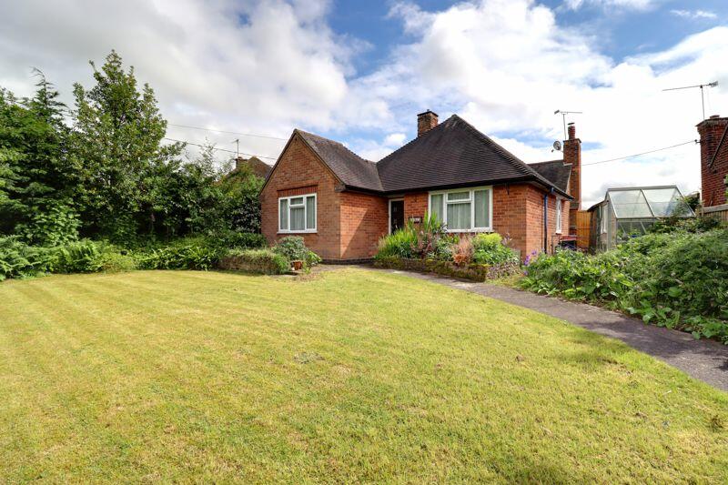 2 bedroom bungalow for sale in Billington Lane, Derrington, Stafford, ST18