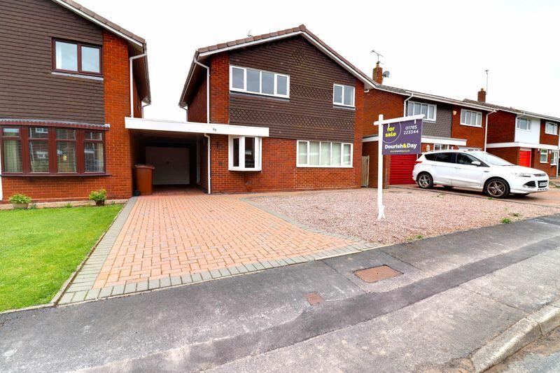 4 bedroom detached house for sale in Chestnut Close, Derrington