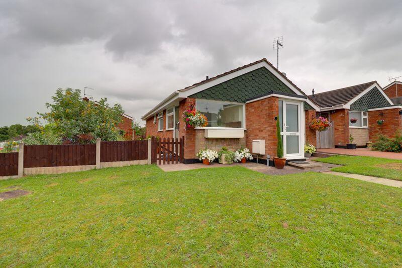 2 bedroom detached bungalow for sale in Fountain Fold, Gnosall