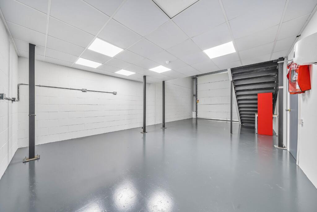 Additional property image - Oyo Business Units, Crabtree Manorway North, Belvedere, Kent, DA17