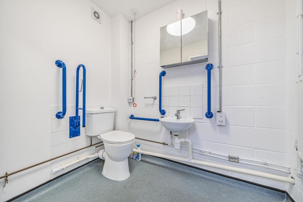 Additional property image - Oyo Business Units, Crabtree Manorway North, Belvedere, Kent, DA17