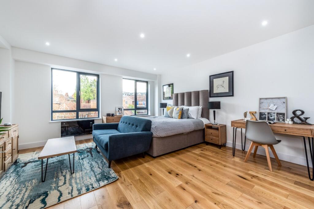 Studio apartment for sale in North Street, Leatherhead, KT22