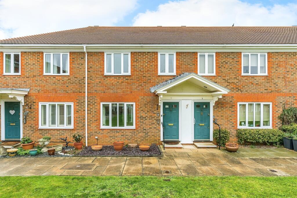 2 bedroom terraced house for sale in Nevill Court, West Malling, ME19