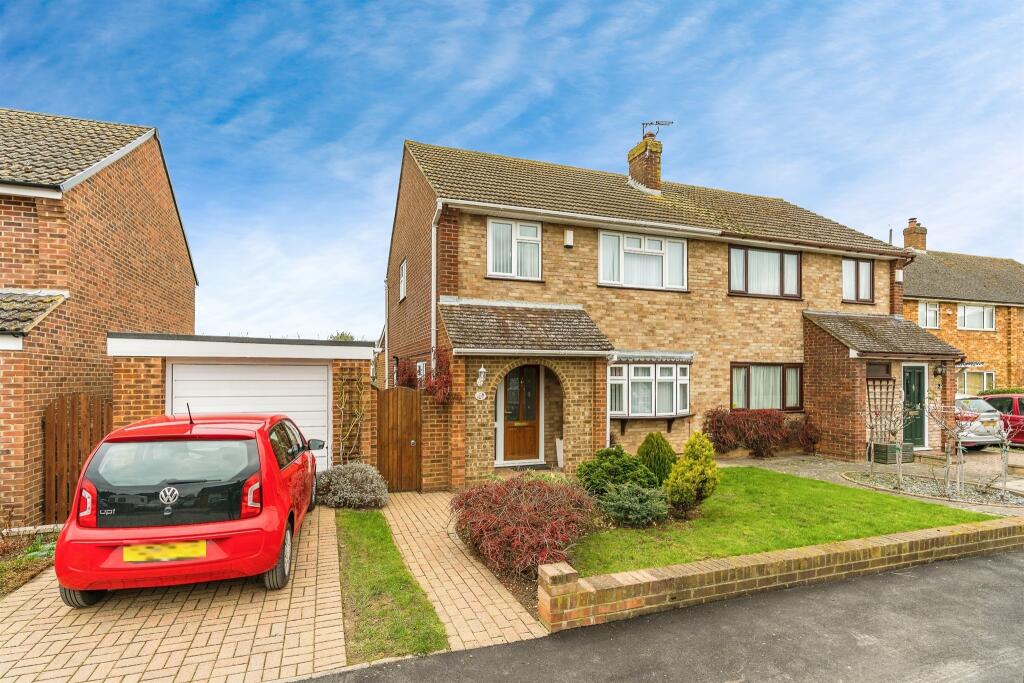 3 bedroom semidetached house for sale in Priory Grove, Ditton