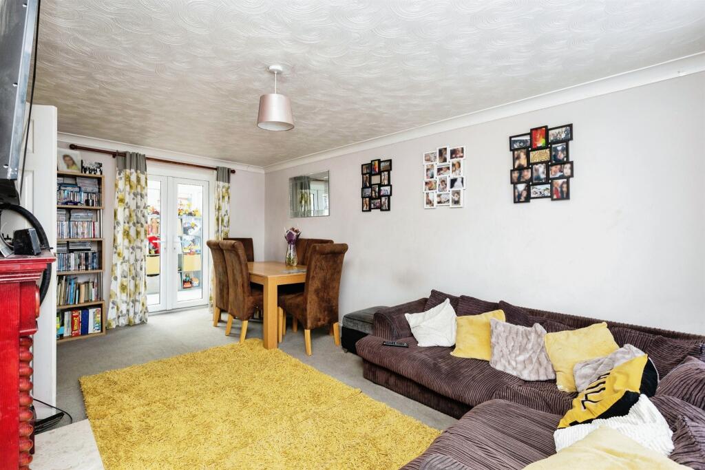 3 bedroom terraced house for sale in Woodlands Road, Ditton, Aylesford