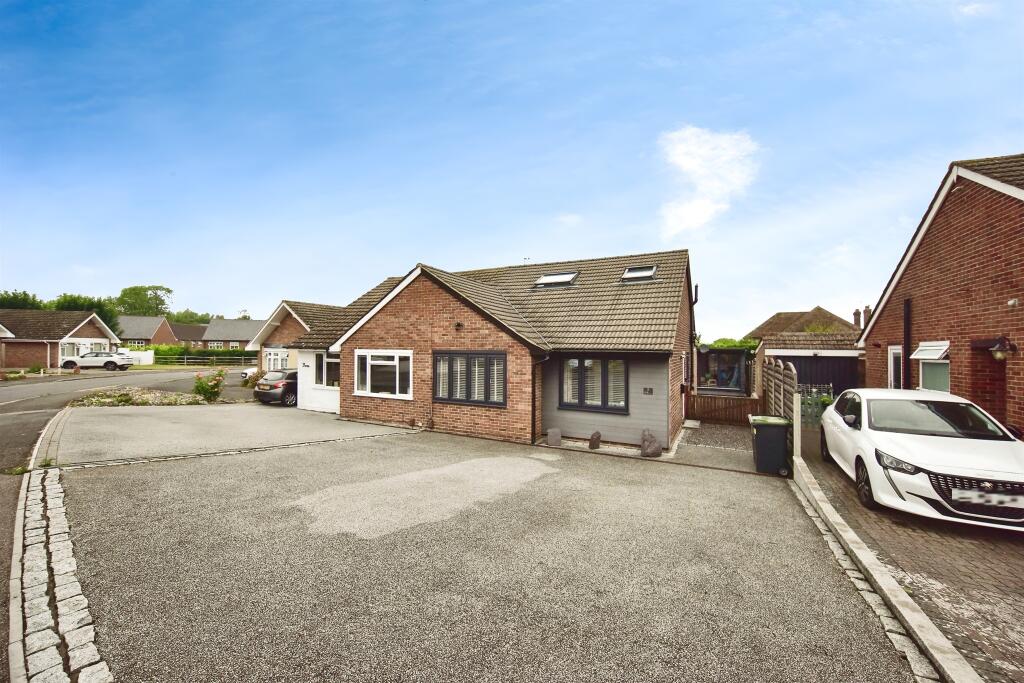 Main image of property: Cottenham Close, East Malling, West Malling