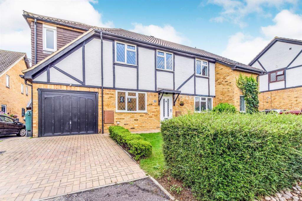 3 bedroom semidetached house for sale in Baywell, Leybourne, West