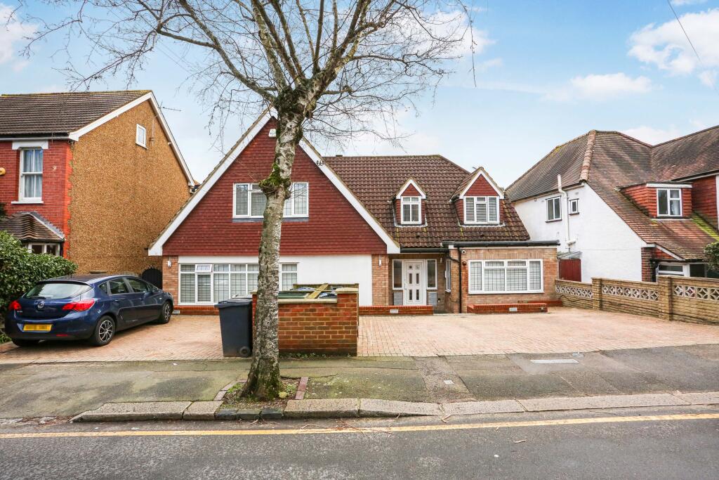 Main image of property: 3A Woodmansterne Road, Coulsdon, CR5