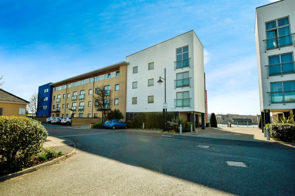 2 bedroom flat