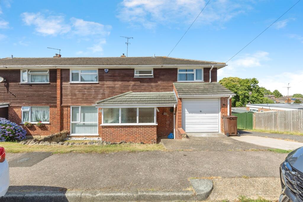 Main image of property: Hallwood Close, Gillingham