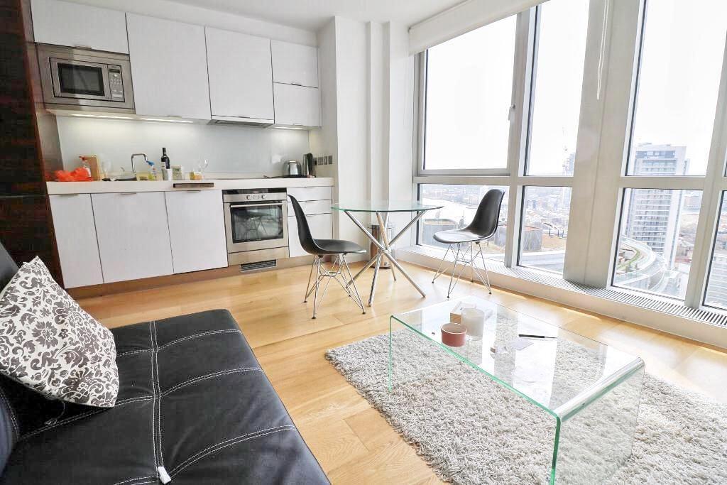 Main image of property: Ontario Tower, 4 Fairmont Avenue, Canary Wharf, London, E14 9JD