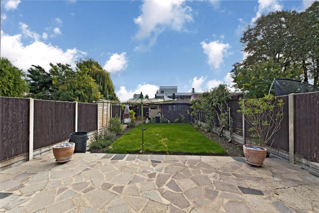 3 bedroom semidetached house for sale in Red Lion Road, Surbiton, KT6