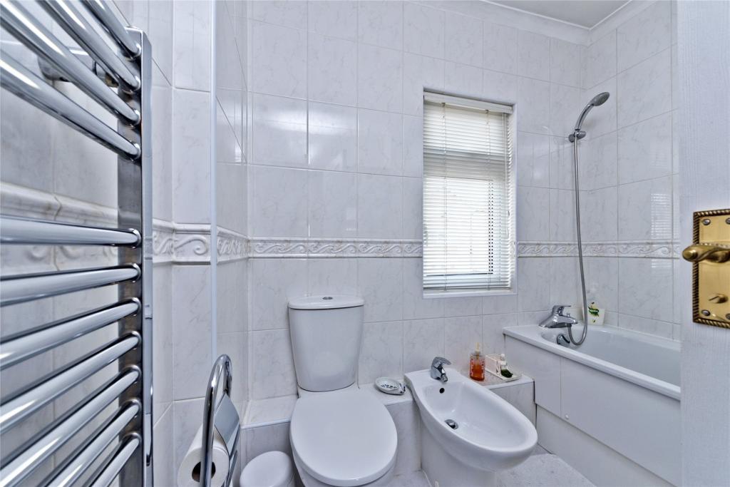 3 bedroom semidetached house for sale in Red Lion Road, Surbiton, KT6
