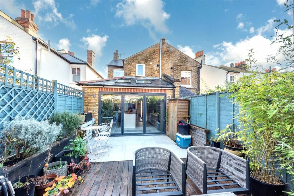 2 bedroom semidetached house for sale in Beaconsfield Road, Surbiton, KT5