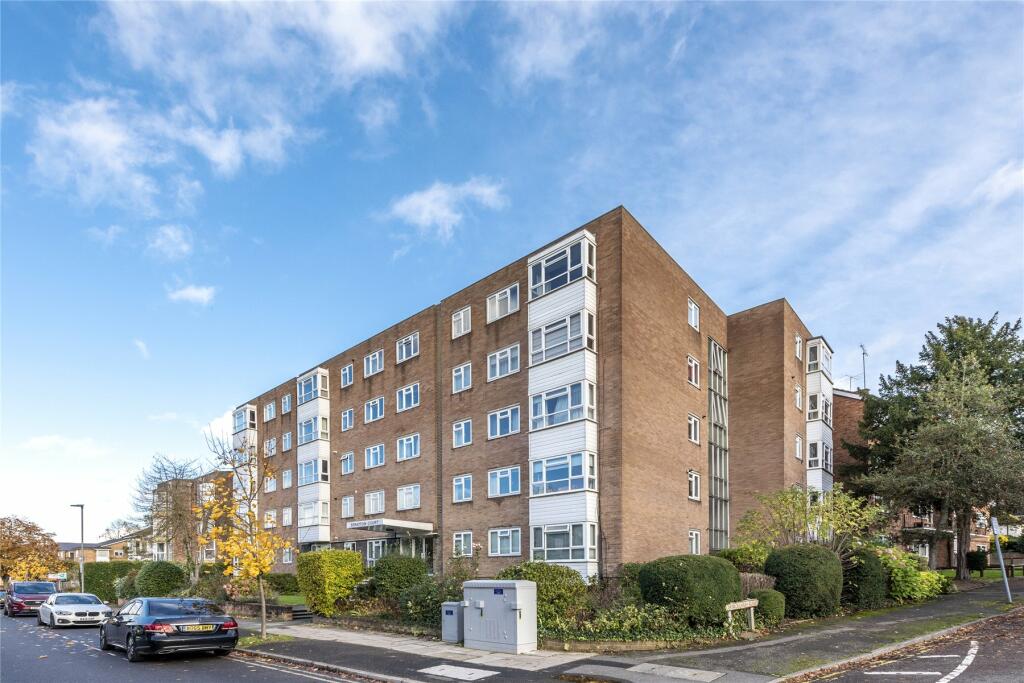 2 bedroom flat for sale in Adelaide Road, Surbiton, KT6
