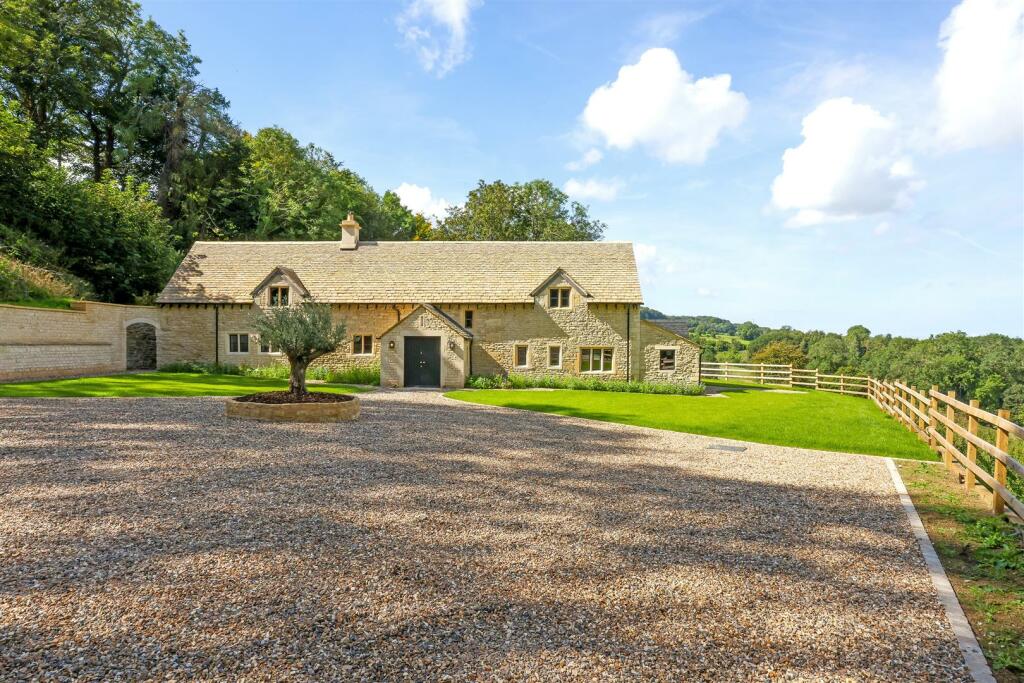 4 bedroom detached house for sale in Upper Dowdeswell, Andoversford