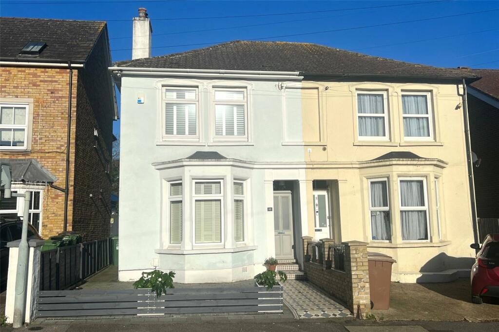 3 bedroom semidetached house for sale in Beddington Grove, Wallington, SM6