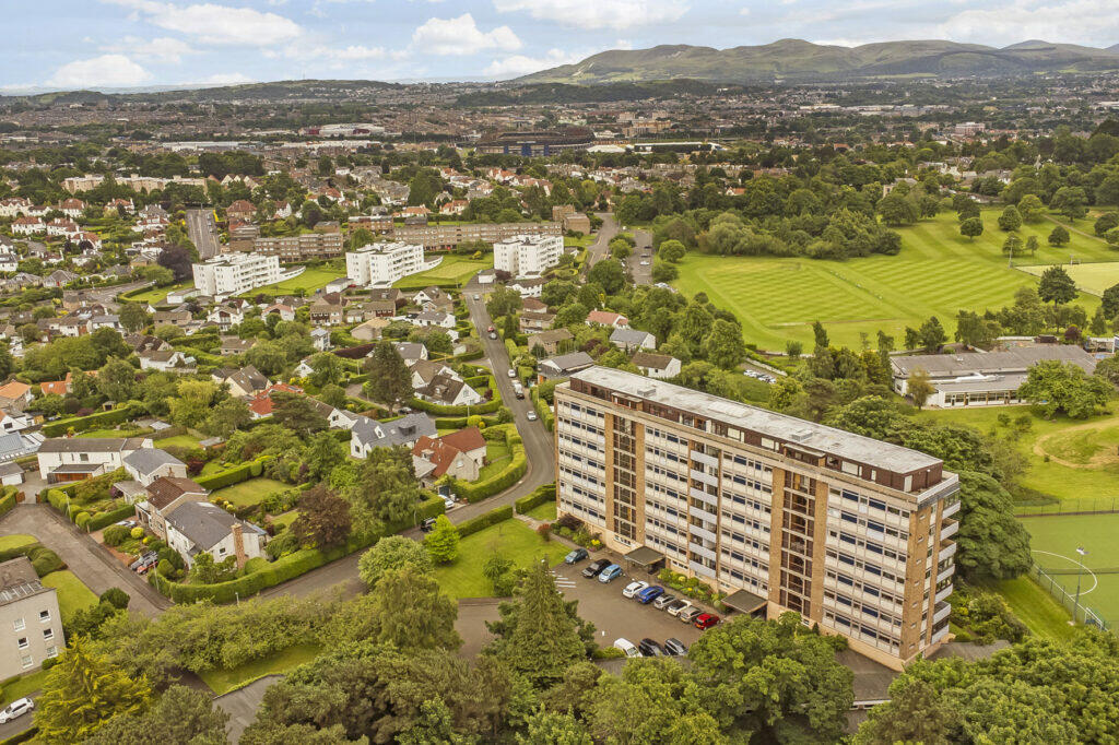 Main image of property: 8 Ravelston Heights, Edinburgh EH4 3LX