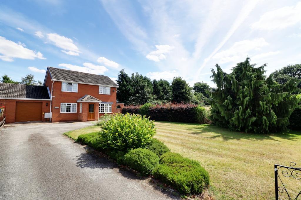 4 bedroom detached house for sale in Haxey Lane, Haxey, Doncaster, DN9