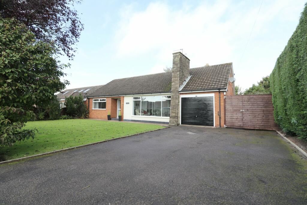 3 bedroom detached bungalow for sale in Mill Road, Crowle, Scunthorpe, DN17