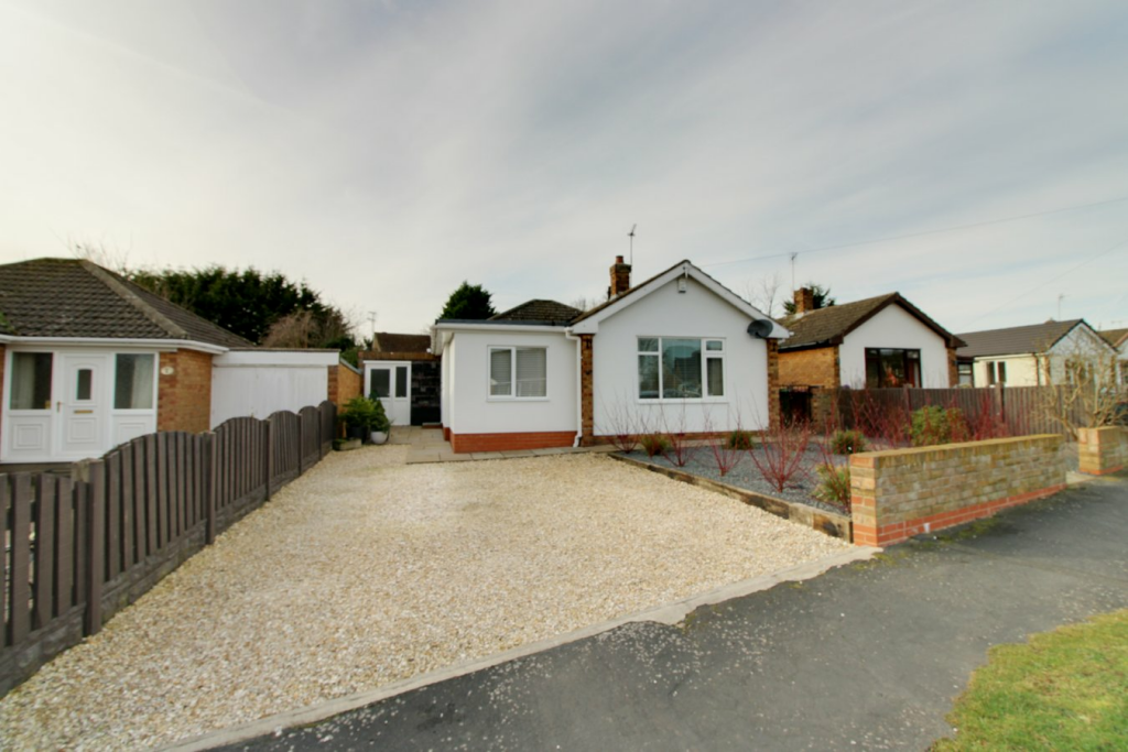 3 bedroom detached bungalow for sale in Marlborough Avenue, Haxey