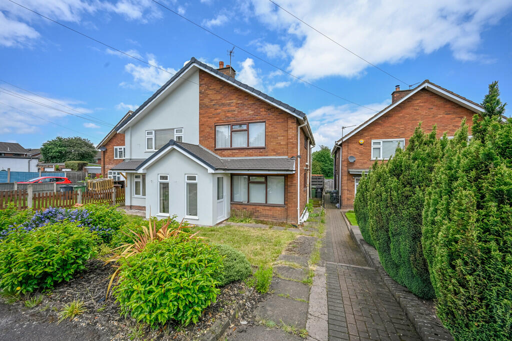 3 bedroom semidetached house for sale in Watling Street, Brownhills