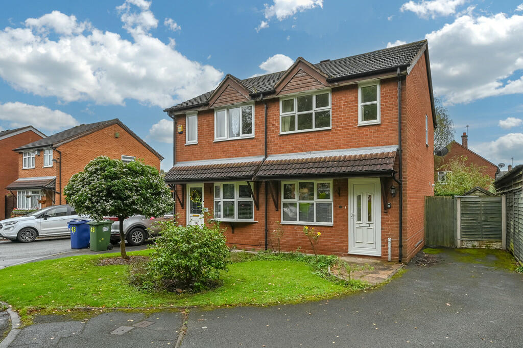 2 bedroom semidetached house for sale in Hampton Green, Cannock, WS11