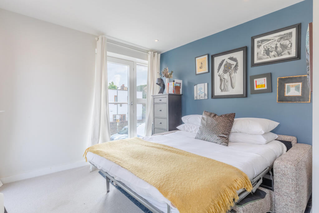 Main image of property: Taybridge Road, London, SW11