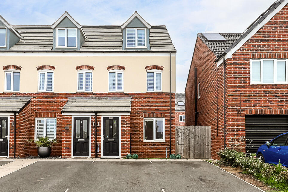 3 bedroom end of terrace house for sale in Magee Close, Hucknall