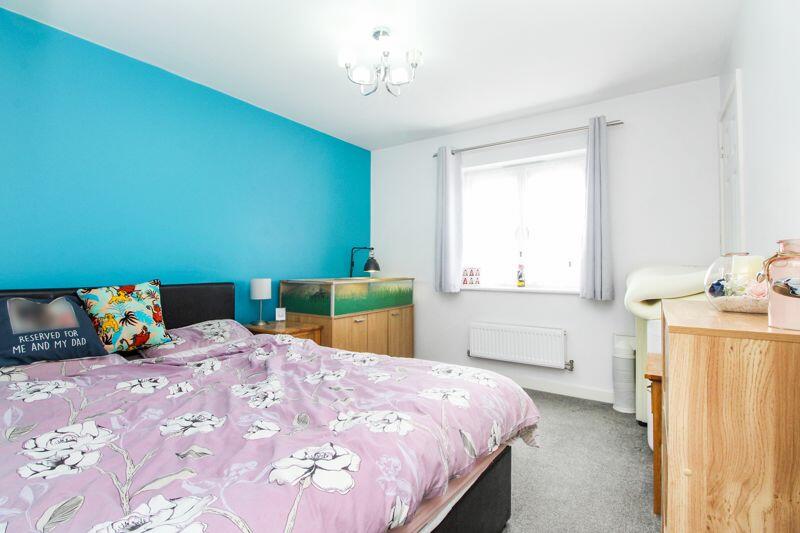4 bedroom end of terrace house for sale in Langlands Road, Bedford, MK41