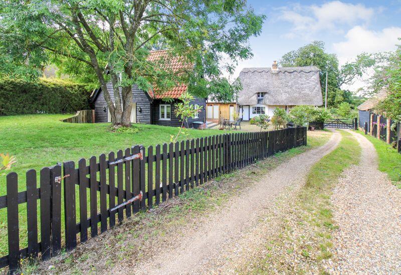 6 bedroom cottage for sale in Warden Road, Ickwell, Bedfordshire, SG18 , SG18