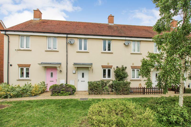 2 bedroom terraced house for sale in Marjoram Road, Stotfold, Hitchin, SG5