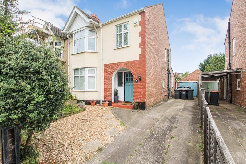 3 bedroom semidetached house for sale in Goldington Road, Bedford, MK41