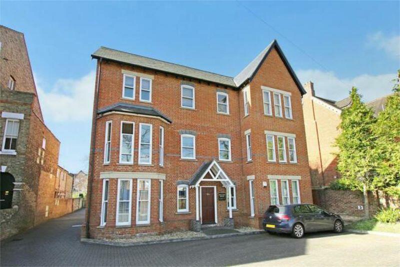 2 bedroom apartment for sale in Linden Road, Bedford, MK40