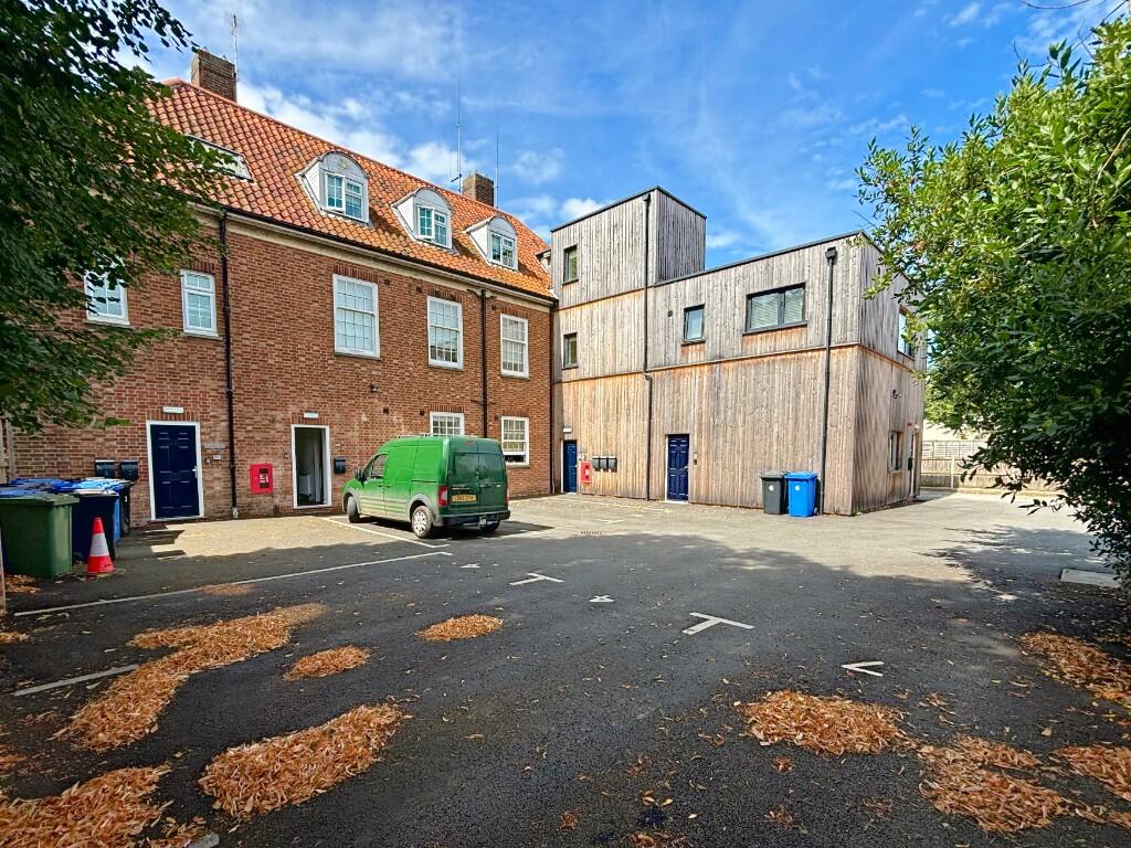 Main image of property: London Road, Beccles, Suffolk, NR34