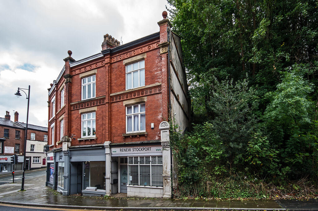 Main image of property: 90 Wellington Street, Stockport, Cheshire, SK1 3AQ