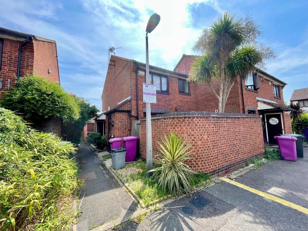 Main image of property: Claire Place, London, E14