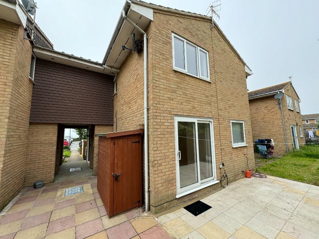 1 bedroom semidetached house for rent in St. Crispians, Seaford, East Sussex, BN25