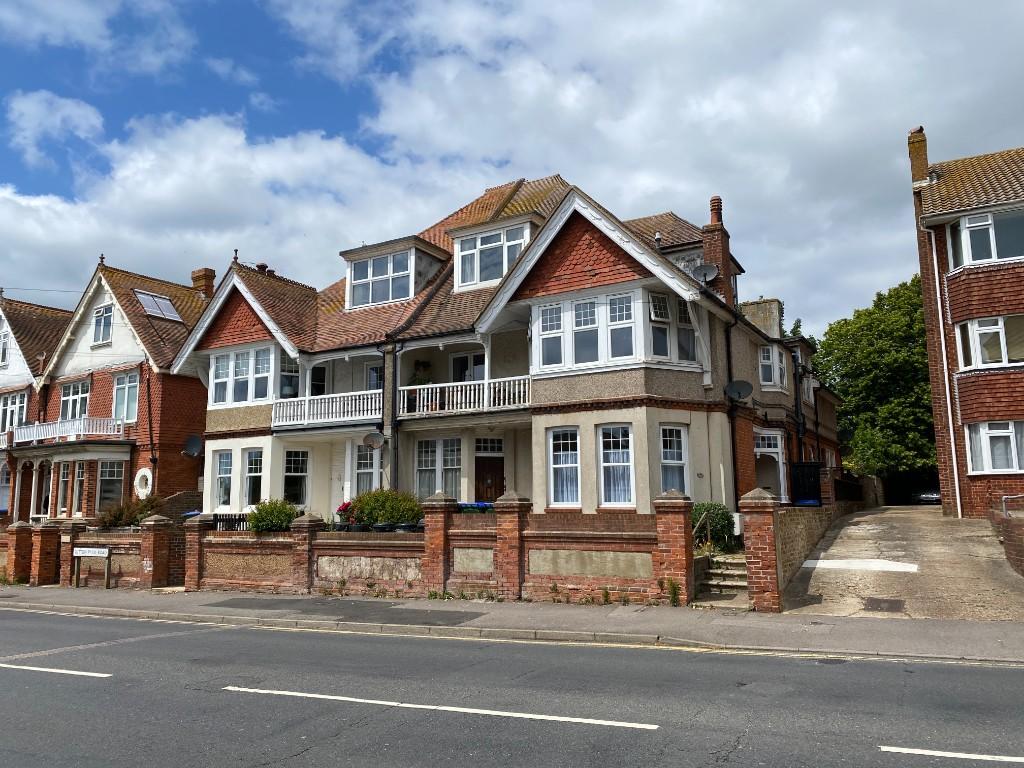 2 bedroom ground floor flat for sale in Sutton Park Road, Seaford, East Sussex, BN25
