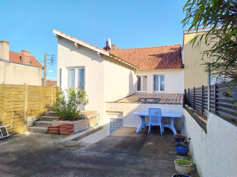 2 bedroom town house for sale in Poitou-Charentes, Vienne, Montmorillon ...