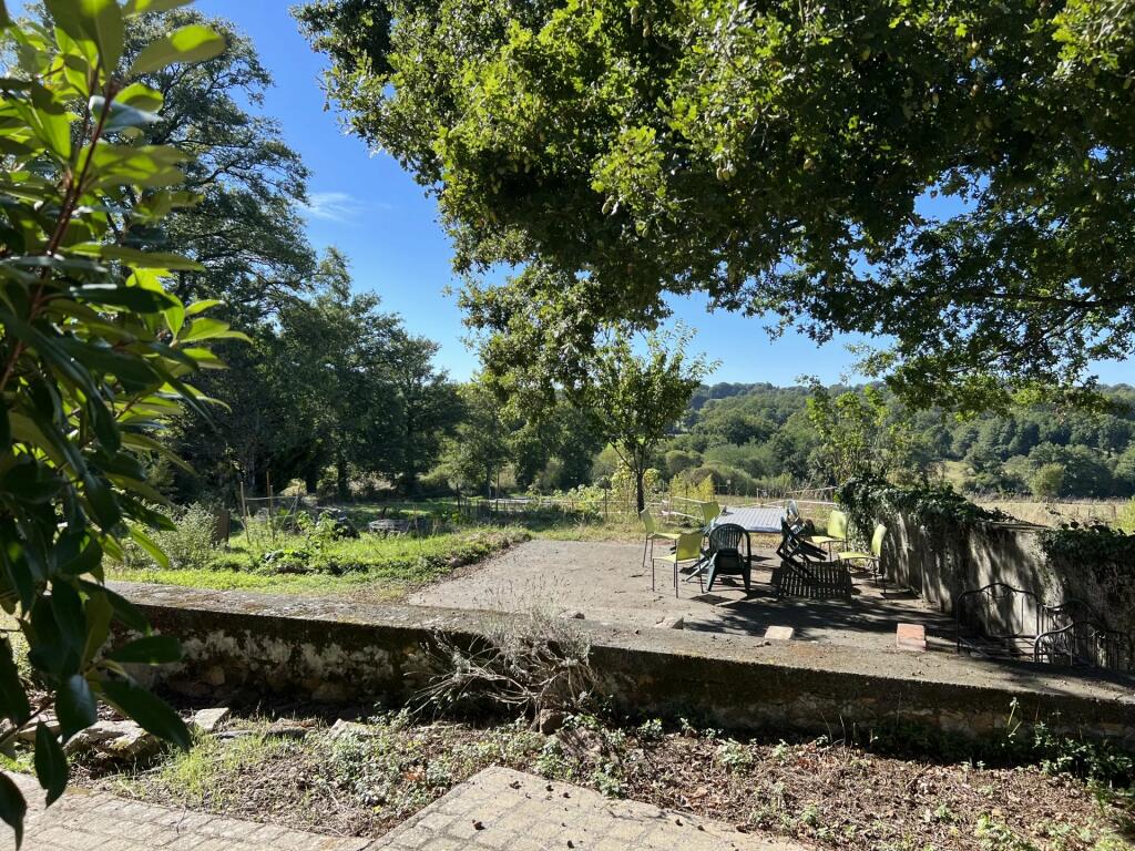 6 bedroom house for sale in Limousin, HauteVienne, Champagnacla