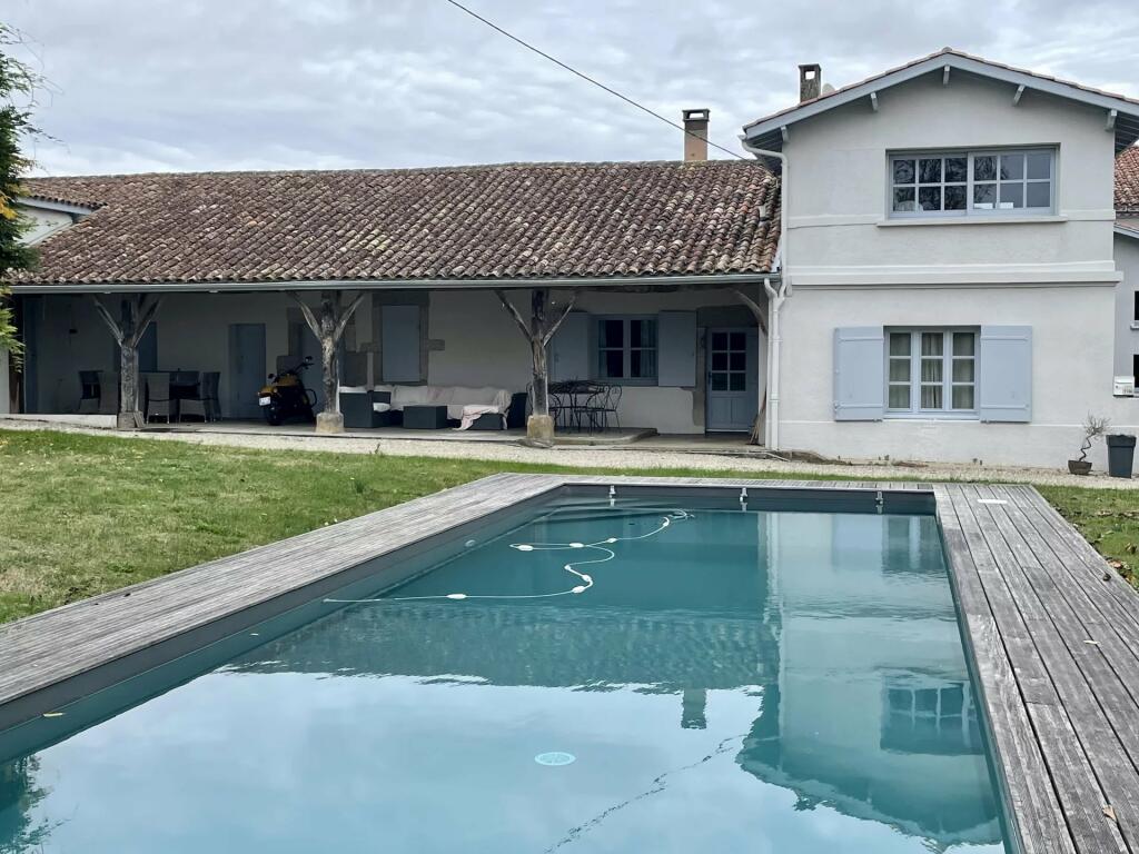 9 bedroom house for sale in Aquitaine, LotetGaronne, Clairac, France