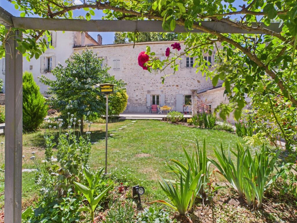 Main image of property: Poitou-Charentes, Charente, Vouzan