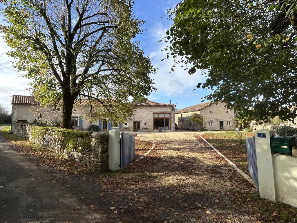 Main image of property: Poitou-Charentes, Deux-Sèvres, Limalonges