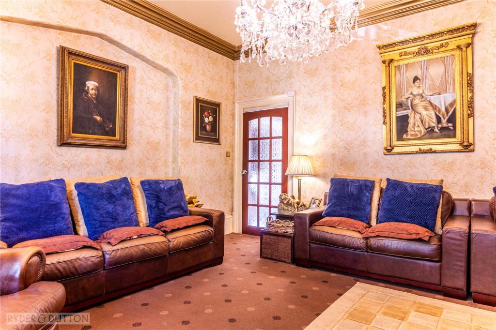 5 bedroom semidetached house for sale in New North Road, Edgerton