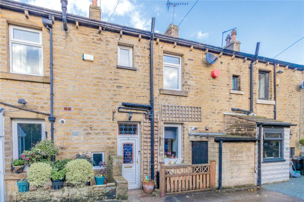 3 bedroom terraced house for sale in Bourn View Road, Netherton, Huddersfield, West Yorkshire, HD4